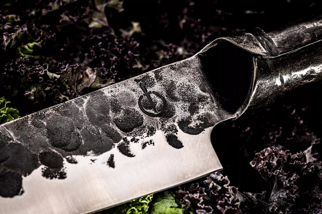 Coltello Santoku Bruto Forgiato 14cm